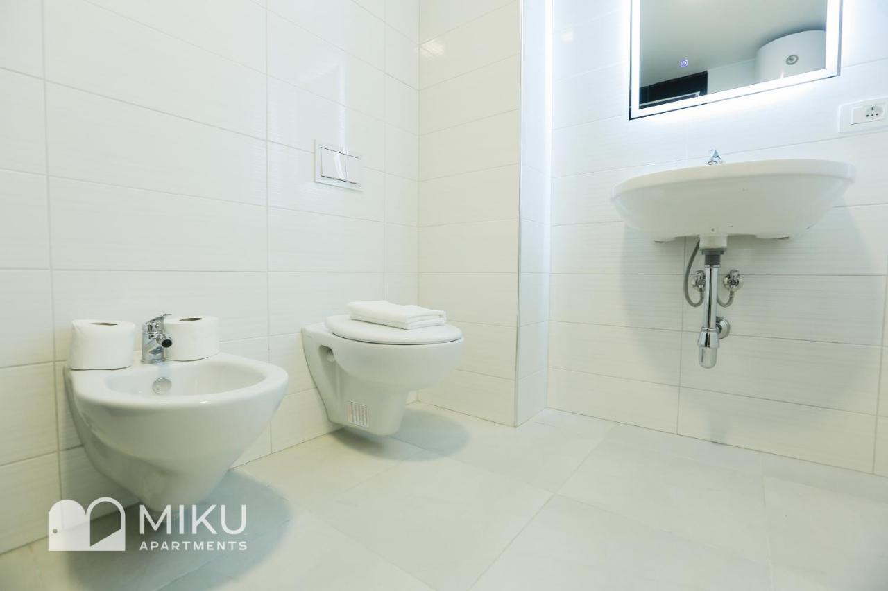 Miku Apartment - Glamorous 1Bedroom Apartment At Olympic Residence Tirana Exterior photo